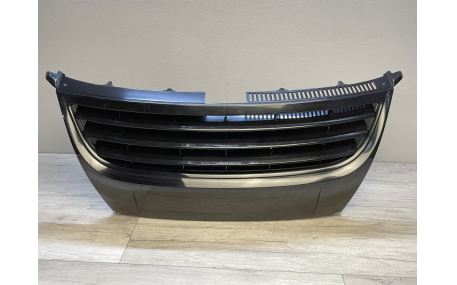 Решетка радиатора Volkswagen Touran 2007-2010