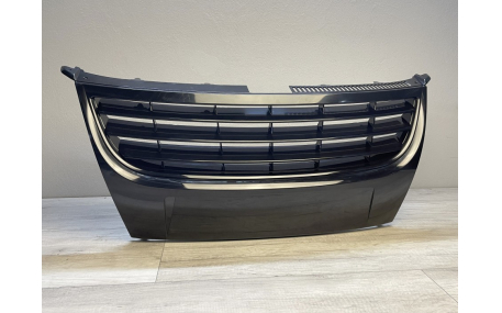 Решетка радиатора Volkswagen Touran 2007-2010