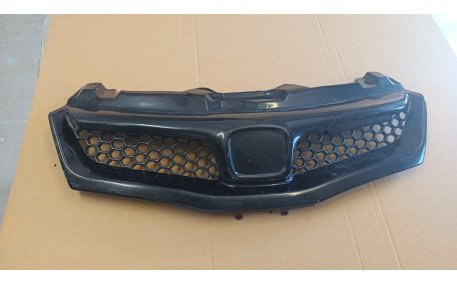 Решетка радиатора Honda Civic 5D