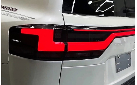 Фонари задние Toyota Land Cruiser 300