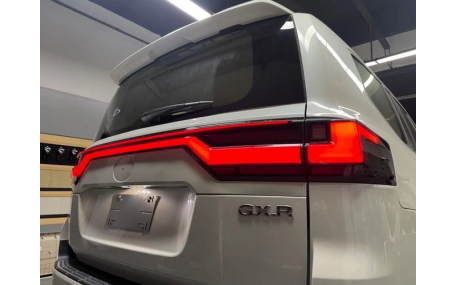 Фонари задние Toyota Land Cruiser 300