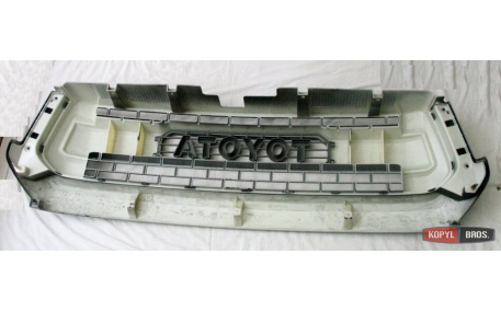 Решетка радиатора Toyota Tundra