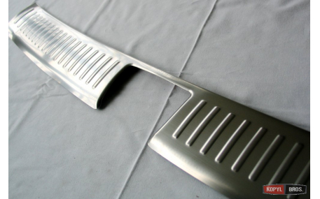 Накладка на задний бампер Kia Sorento