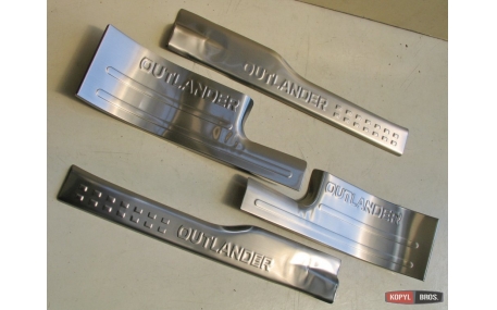 Накладки на пороги Mitsubishi Outlander