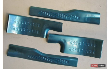 Накладки на пороги Mitsubishi Outlander