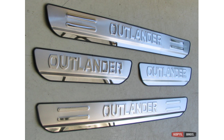 Накладки на пороги Mitsubishi Outlander