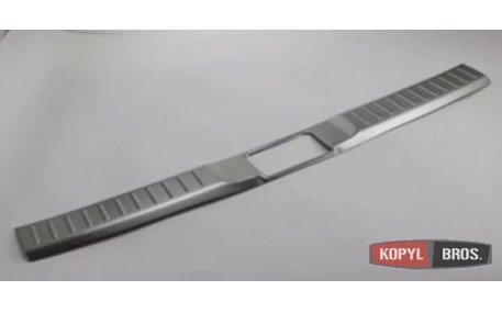 Накладка на задний бампер Suzuki Vitara