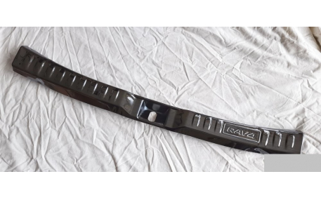 Накладка на задний бампер Toyota RAV4