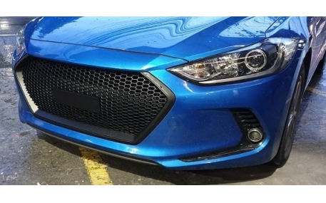 Решетка радиатора Hyundai Elantra AD