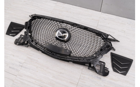 Решетка радиатора Mazda 3