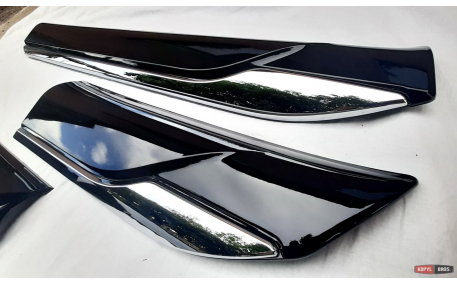 Молдинги дверей Toyota Land Cruiser 300