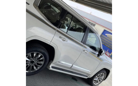 Молдинги дверей Toyota Land Cruiser 300