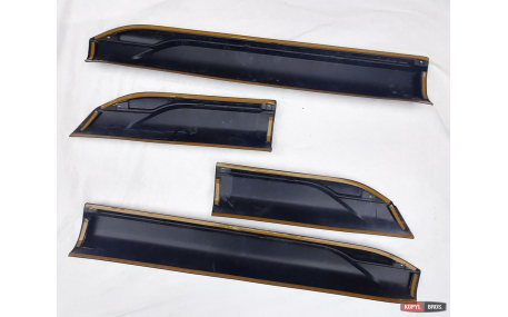 Молдинги дверей Toyota Land Cruiser 300