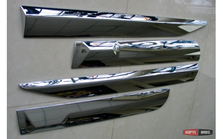 Молдинги дверей Toyota Hilux