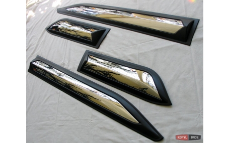 Молдинги дверей Mitsubishi L200