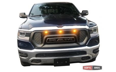 Решетка радиатора Dodge RAM 1500