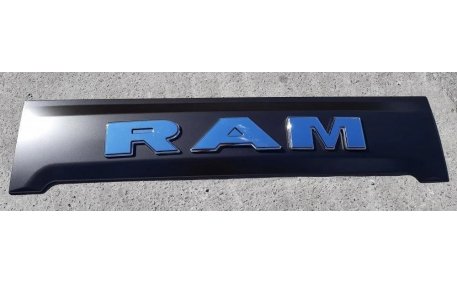 Накладка на задний борт Dodge RAM