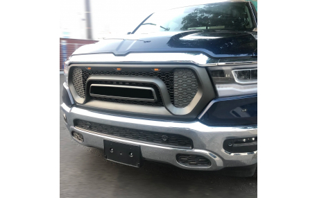Решетка радиатора Dodge RAM 1500