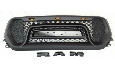 Решетка радиатора Dodge RAM 1500