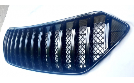 Решетка радиатора Hyundai Santa Fe 2016-2018