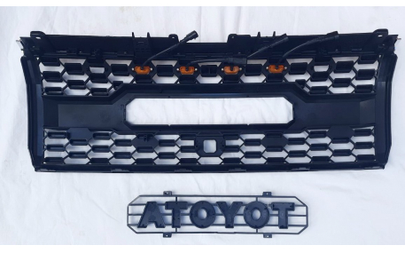 Решетка радиатора Toyota Land Cruiser Prado 150 2017-2023