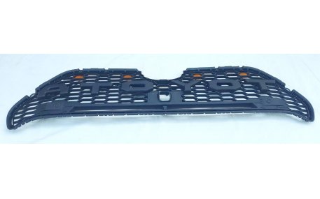 Решетка радиатора Toyota RAV4