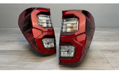 Фонари задние Toyota Hilux 2015-2025