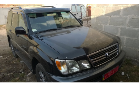 Козырек Lexus LX470