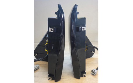 Фонари задние Toyota Hilux 2021-2023