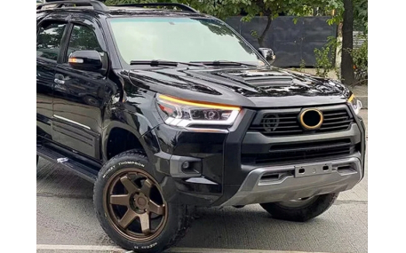 Фары передние Toyota Hilux 2021-2024