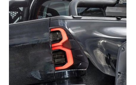 Фонари задние Toyota Hilux 2021-2023