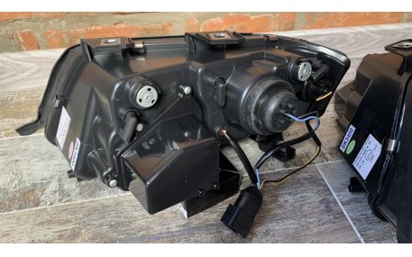 Фары передние AUDI A6 C5 1997-2001