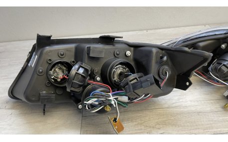 Фары передние BMW 3 E90 2005-2008