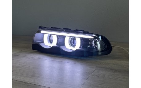 Фары передние BMW 7 E38