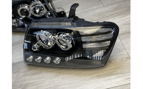 Фары передние Mitsubishi Pajero Wagon 3