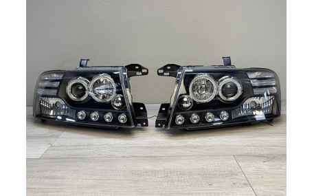 Фары передние Mitsubishi Pajero Wagon 3