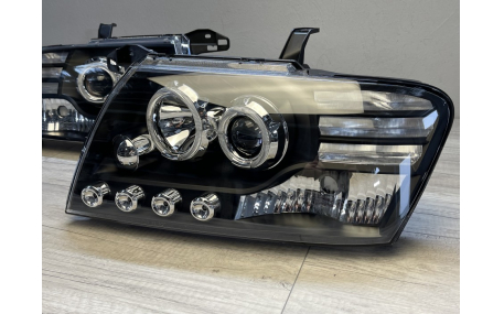 Фары передние Mitsubishi Pajero Wagon 3