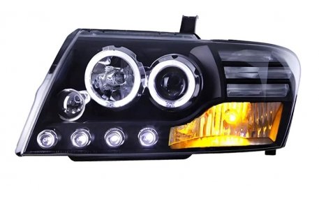 Фары передние Mitsubishi Pajero Wagon 3