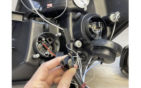 Фары передние Nissan Navara 2005-2010