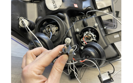 Фары передние Nissan Navara 2005-2010