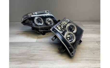 Фары передние Nissan Navara 2005-2010