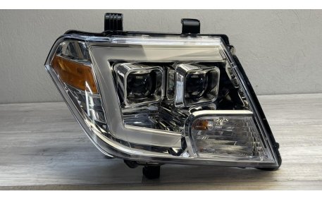 Фары передние Nissan Navara/Frontier 2010-2014