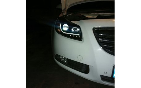 Фары передние Opel Insignia 2008-2012