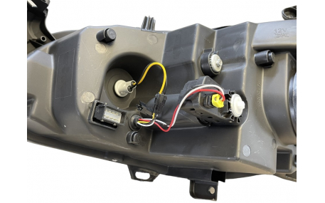 Фары передние Opel Astra J