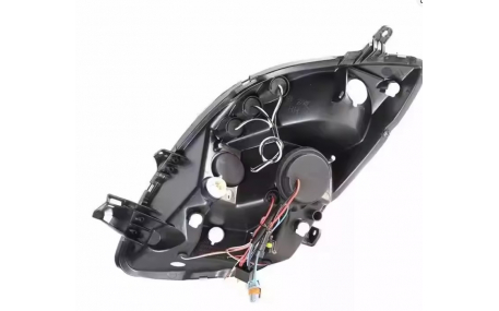 Фары передние Toyota Yaris