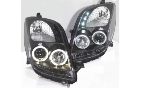 Фары передние Toyota Yaris