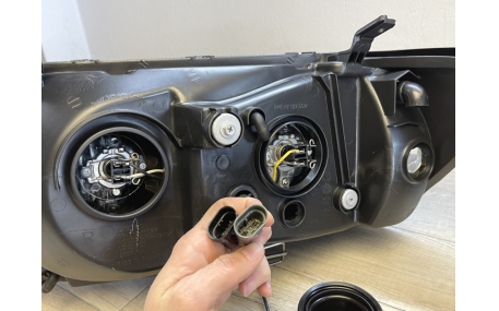 Фары передние Toyota Land Cruiser 100 1998-2004