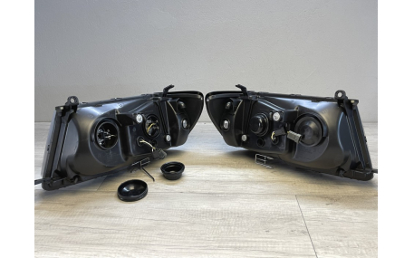 Фары передние Toyota Land Cruiser 100 1998-2004