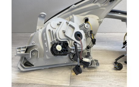 Фары передние Toyota Land Cruiser Prado 120