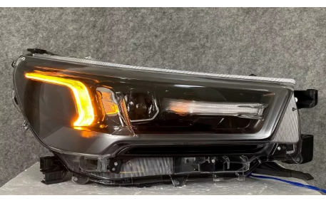 Фары передние Toyota Hilux 2021-2024